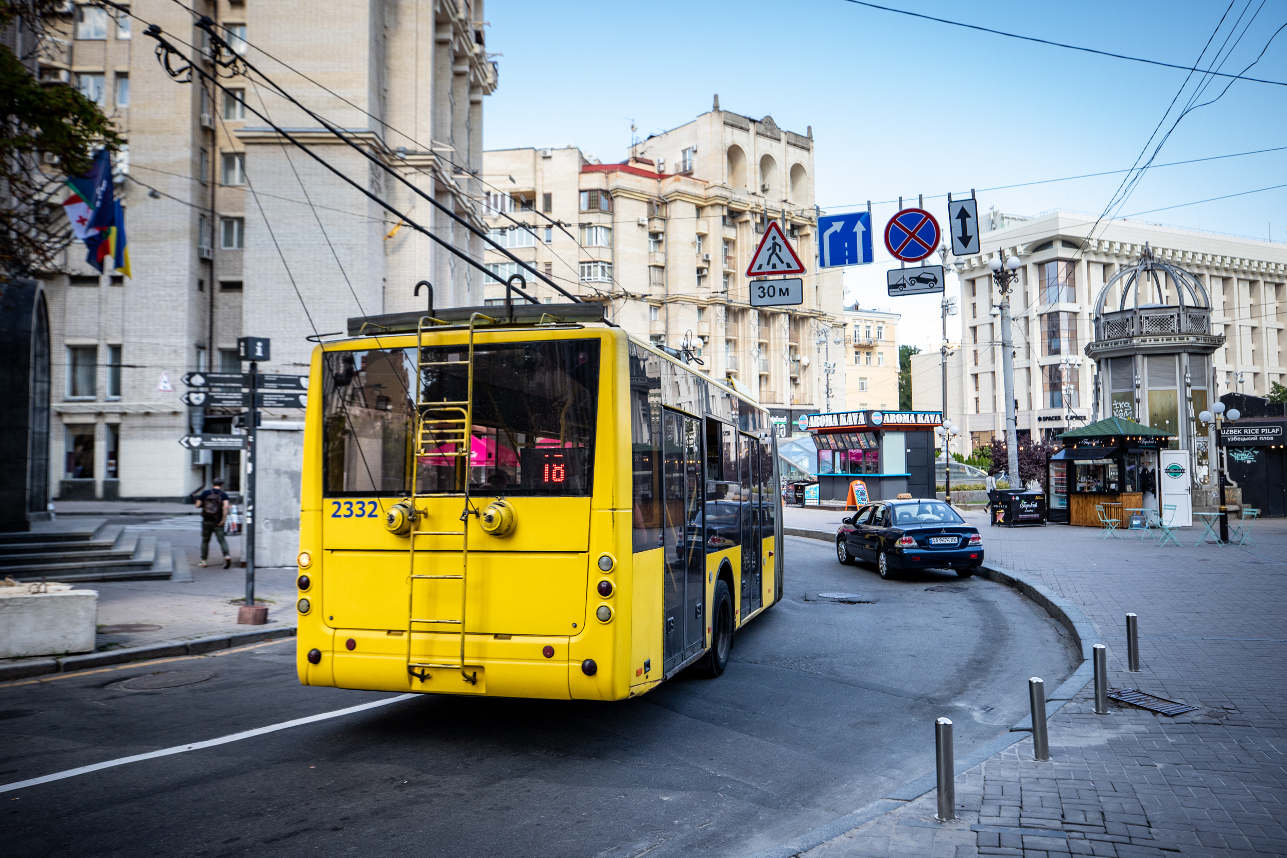 Київ дотаціями підштовхує людей до купівлі автомобіля: ми порахували, скільки коштує поїздка в столиці